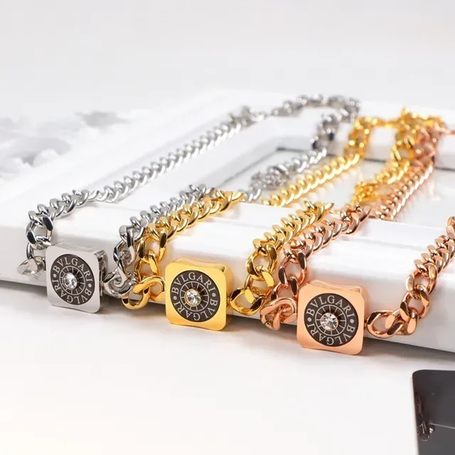 Bvlgari चांदी सोना मोटी Curb Chain चौकोर लॉगो पेंडेंट नेकलेस 3