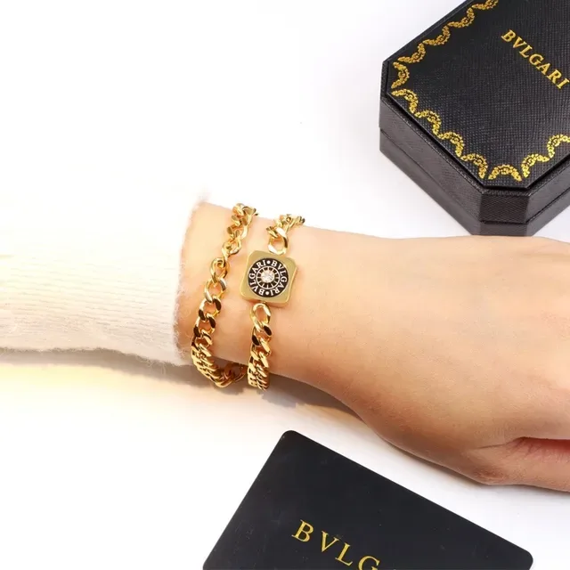 Bvlgari चांदी सोना मोटी Curb Chain चौकोर लॉगो पेंडेंट नेकलेस 8