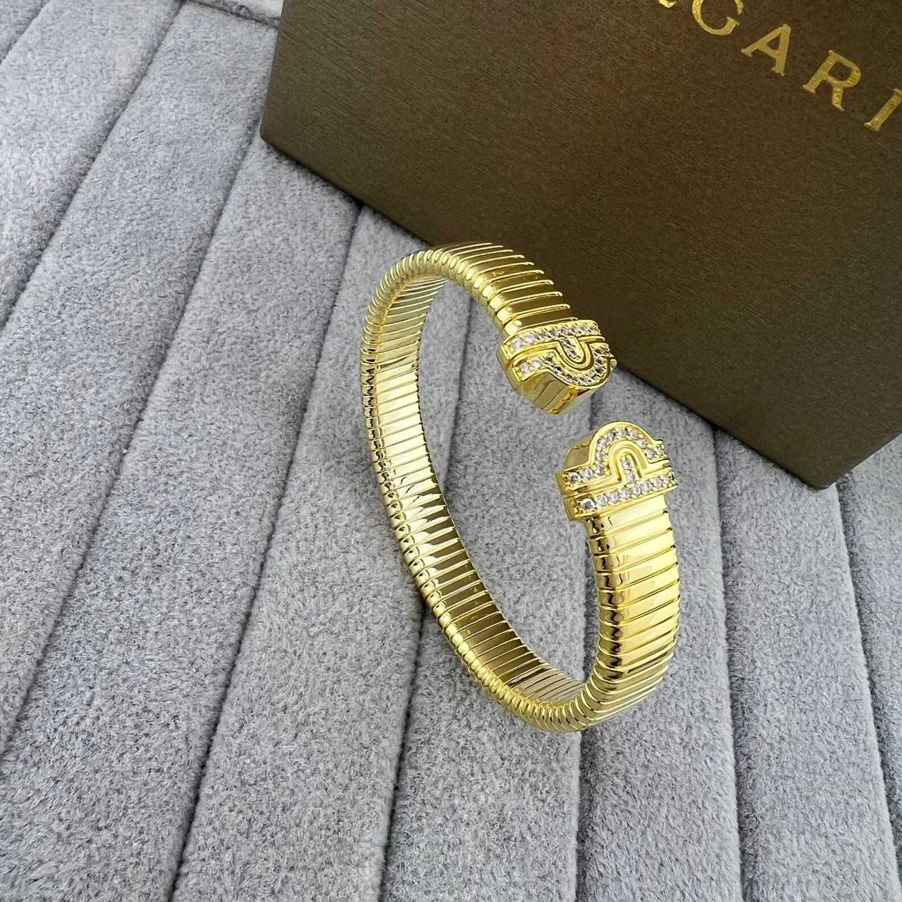 Bvlgari Tubogas Pavé Diamond Clasp Yellow and Rose Gold اساور 3