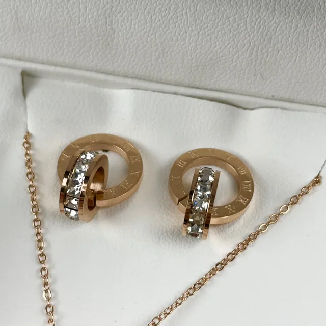 Cartier Ballon Bleu সোনার সাদা গোলাপ ফিনিশ আন্তঃসংযুক্ত রিং মোটিফ হার 2