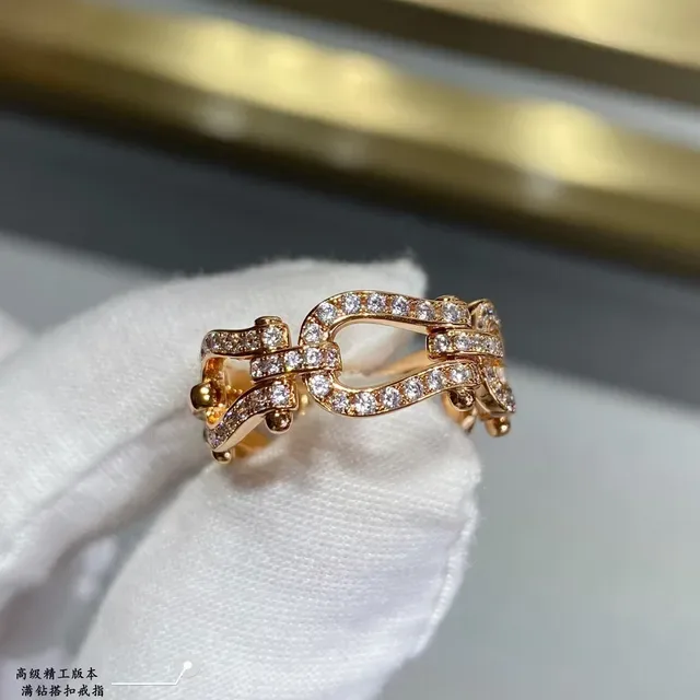 Cartier Juste un Clou 和 Love Open Heart Pavé 戒指 4