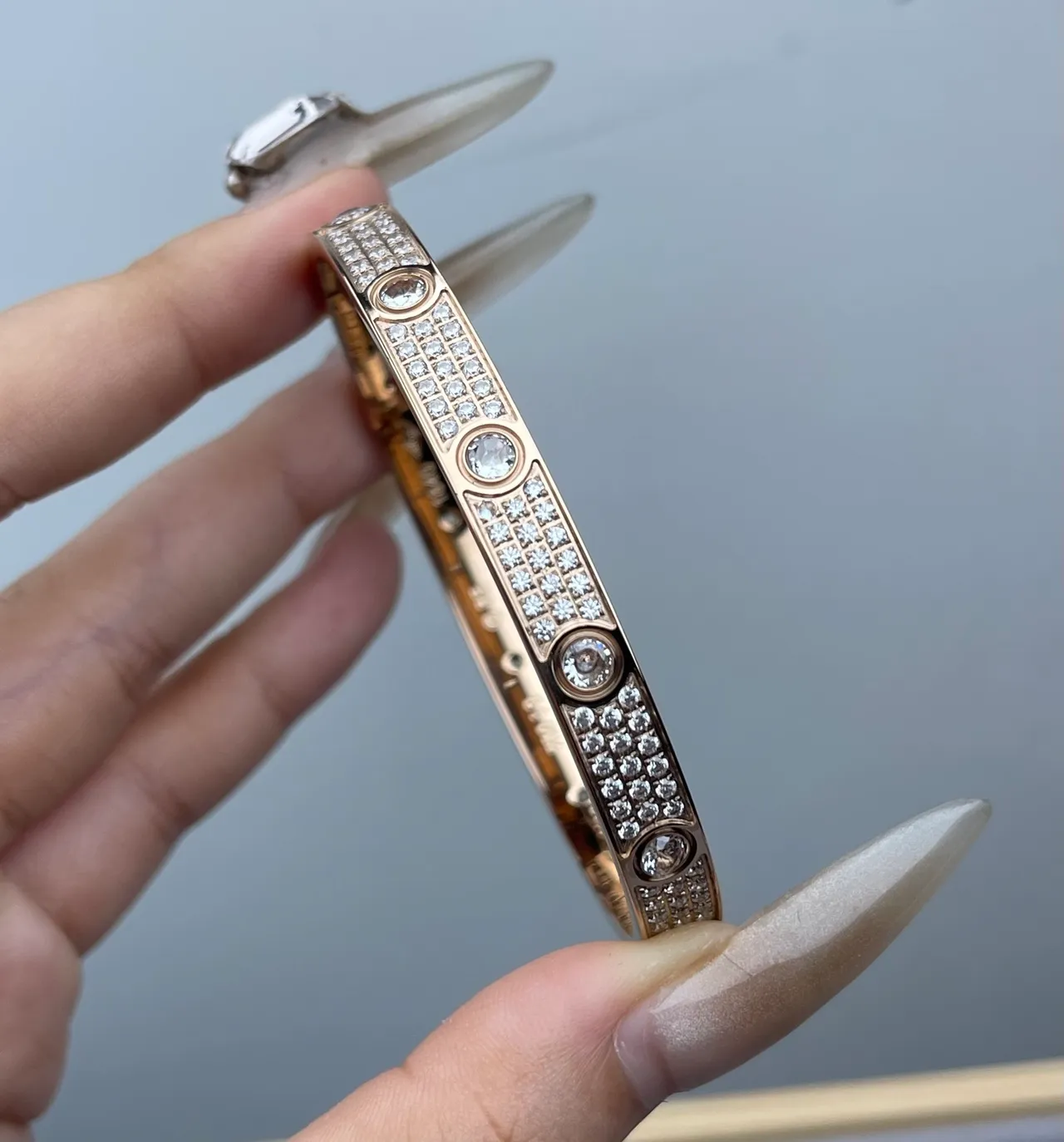 Cartier Love 手链 镶嵌螺丝图案 刚性手镯 5