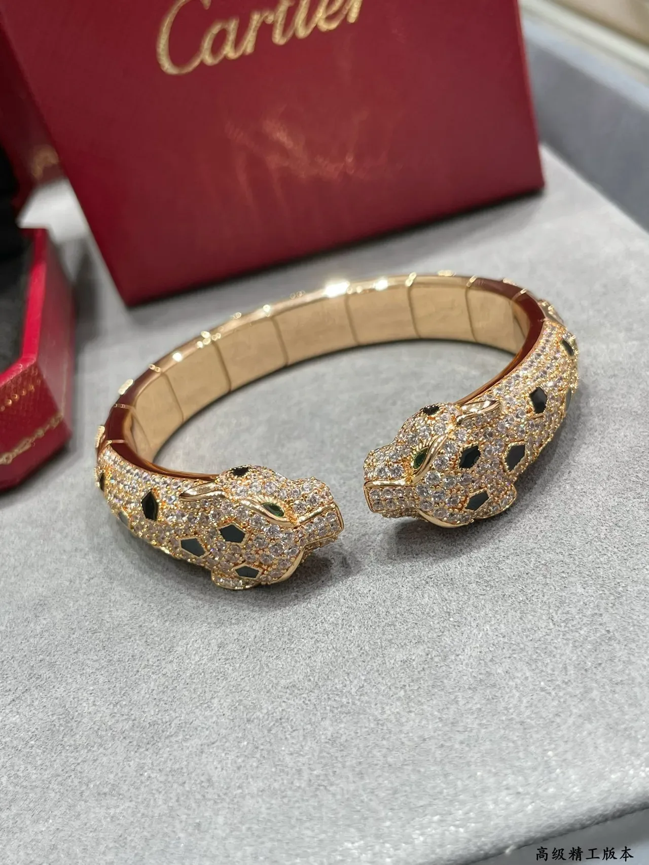 سوارات كارتير بانثر رأس الفهد الماسية 4