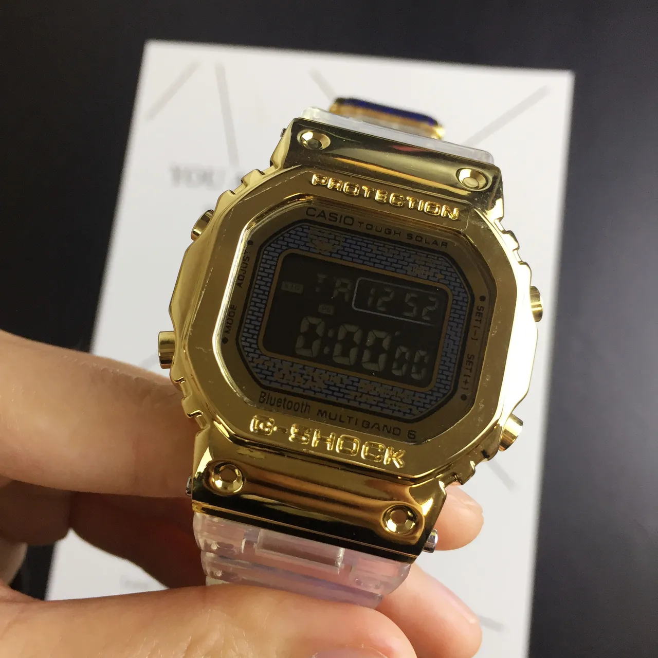 Casio G-Shock DW-5600 金色透明树脂手表 6