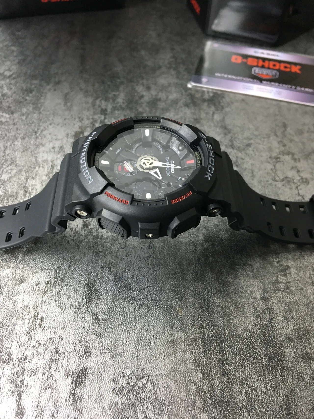 Casio G-Shock GA-100 Noir Rouge Construction Robuste en Résine Cadran Analogue-Digital Hybride Montre 4
