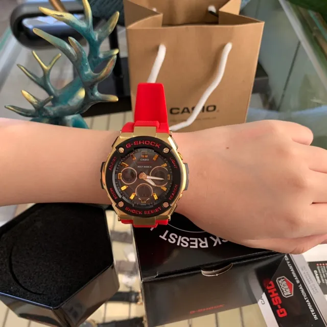 Casio G-Shock GA-2100 ذهبية وأحمر رياضية 5