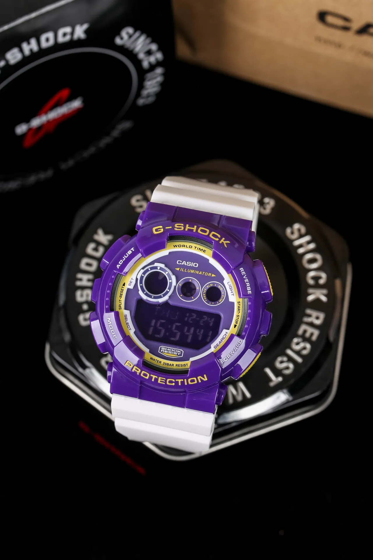 Casio G-SHOCK বেগুনি এবং সাদা রেজিন স্পোর্টস ওয়াচ 4