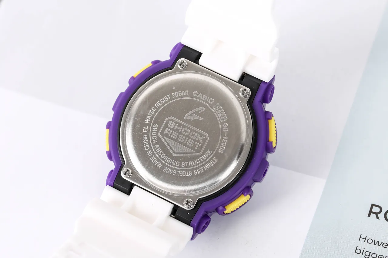 Casio G-SHOCK বেগুনি এবং সাদা রেজিন স্পোর্টস ওয়াচ 9