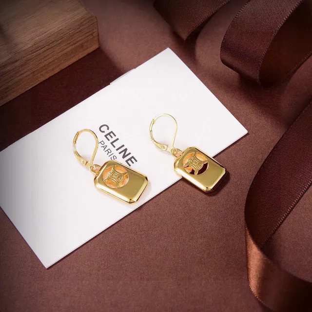 Celine Triomphe Boucles d'oreilles dorées avec logo découpé 2