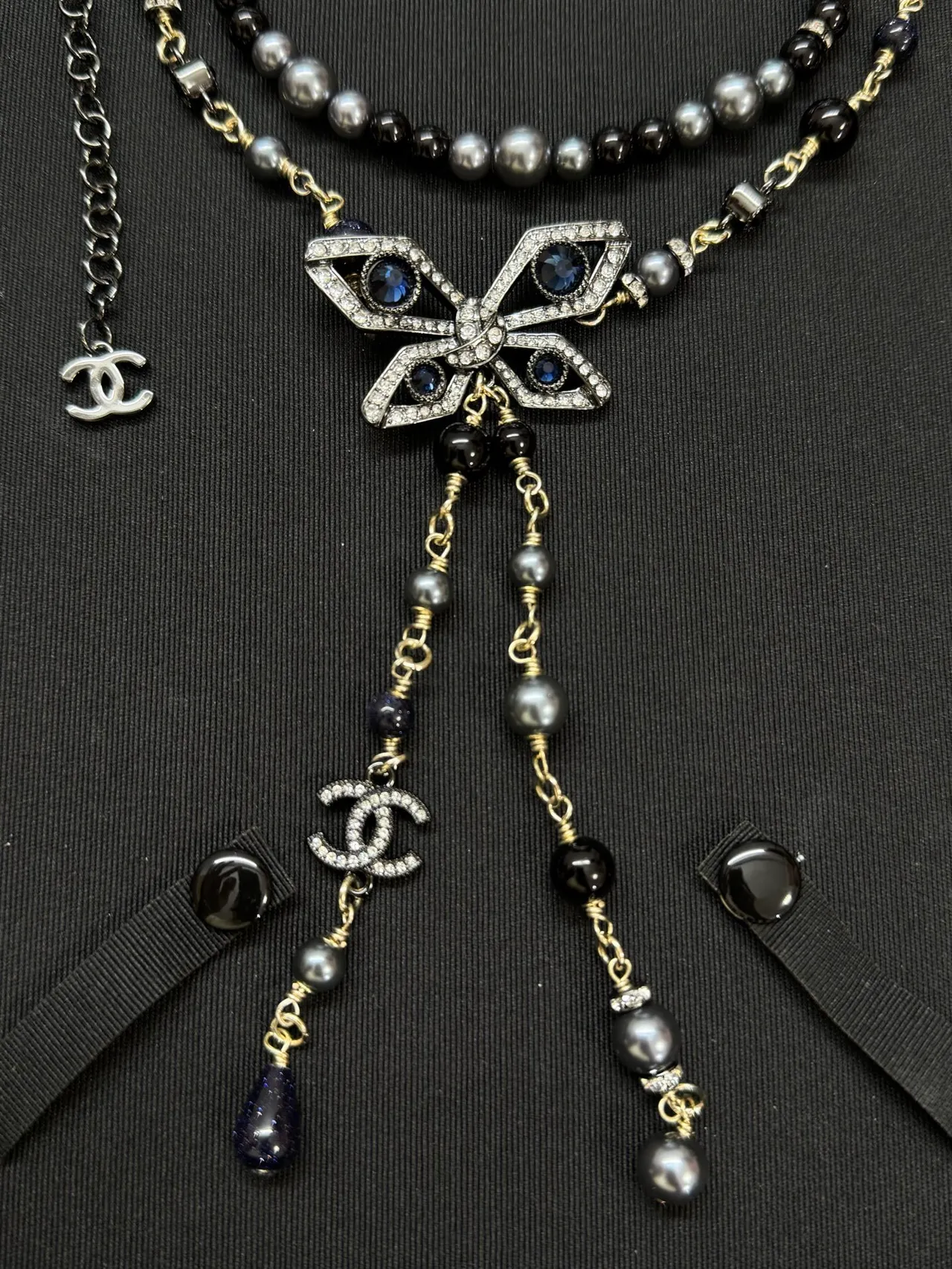 Collier Chanel Noir Gris Multi-Strand Perles Papillon Pavé Pendentif 2