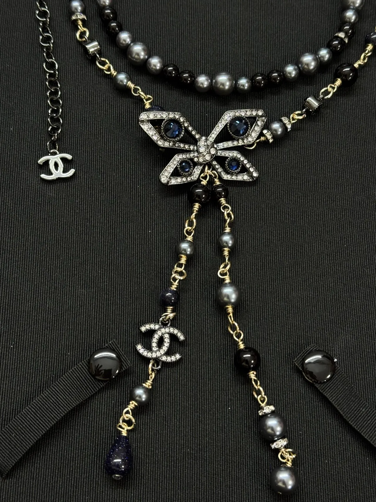 Collier Chanel Noir Gris Multi-Strand Perles Papillon Pavé Pendentif 6