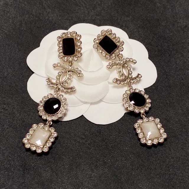 Chanel Boucles d'oreilles Noir Blanc Multi-Niveaux Goutte Cristaux Incrustés 7