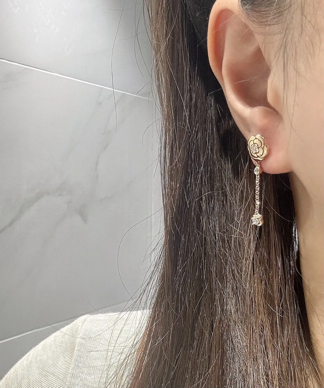 Chanel Camélia Diamants أقراط ذهبي اللون ماسية سلسلة زهرية معلقة 8