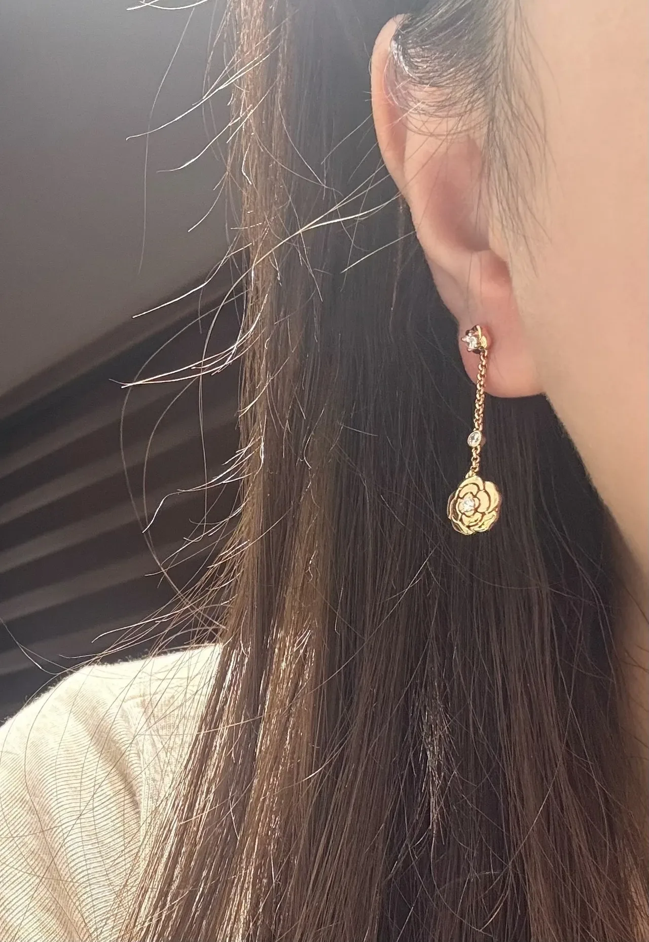 Chanel Camélia Diamants أقراط ذهبي اللون ماسية سلسلة زهرية معلقة 9