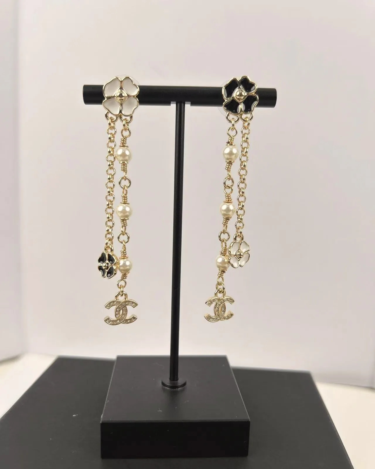 Chanel Camellia Boucles d'oreilles à chaîne de perles pendantes 4