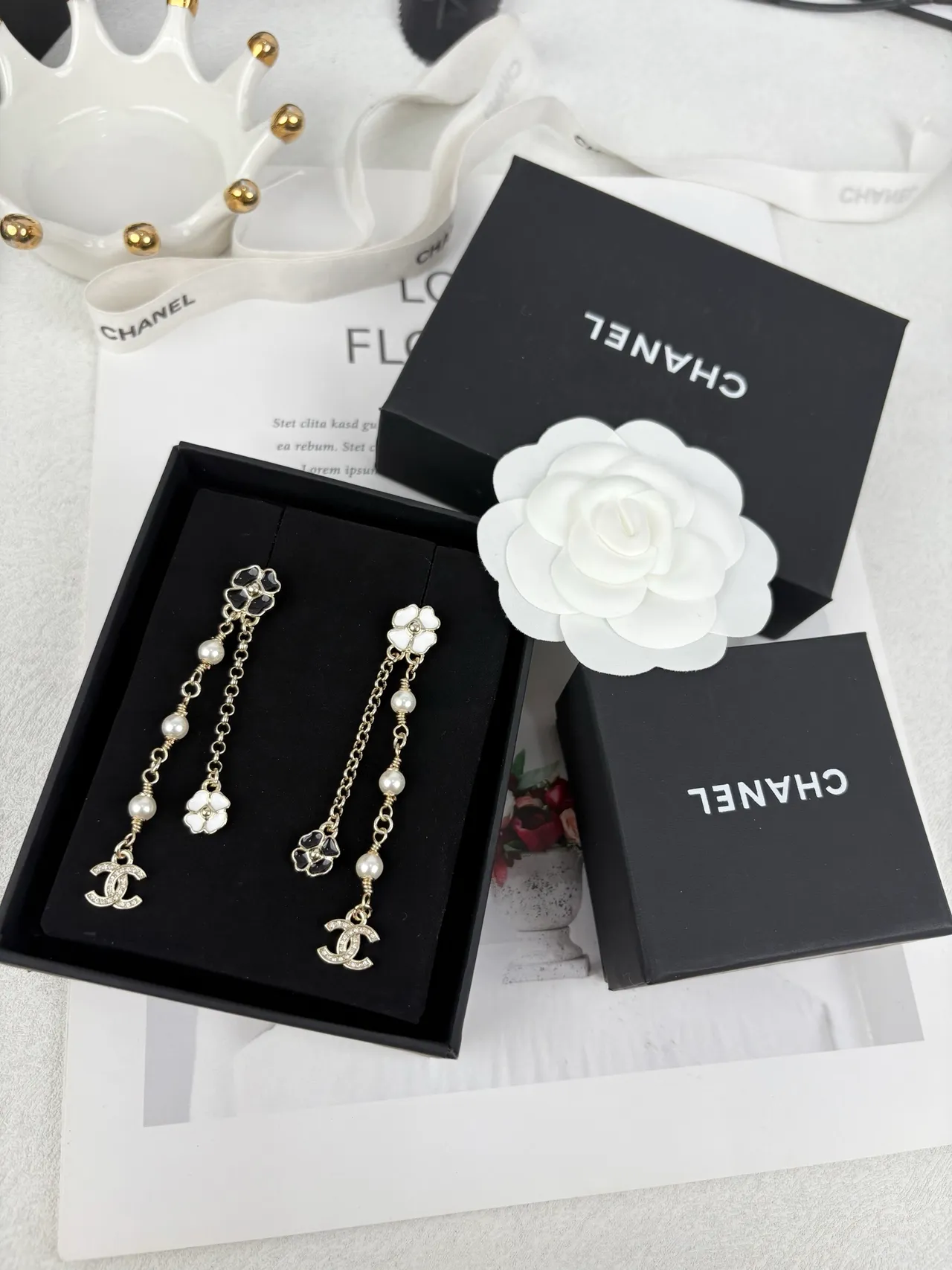 Chanel Camellia Boucles d'oreilles à chaîne de perles pendantes 6