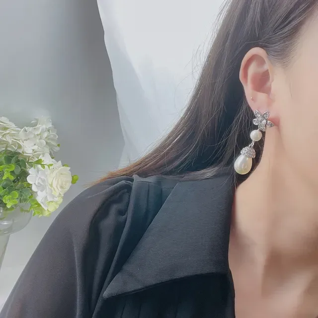 Chanel Brincos Camélia Pérola Prata Bege Motivo Floral 3