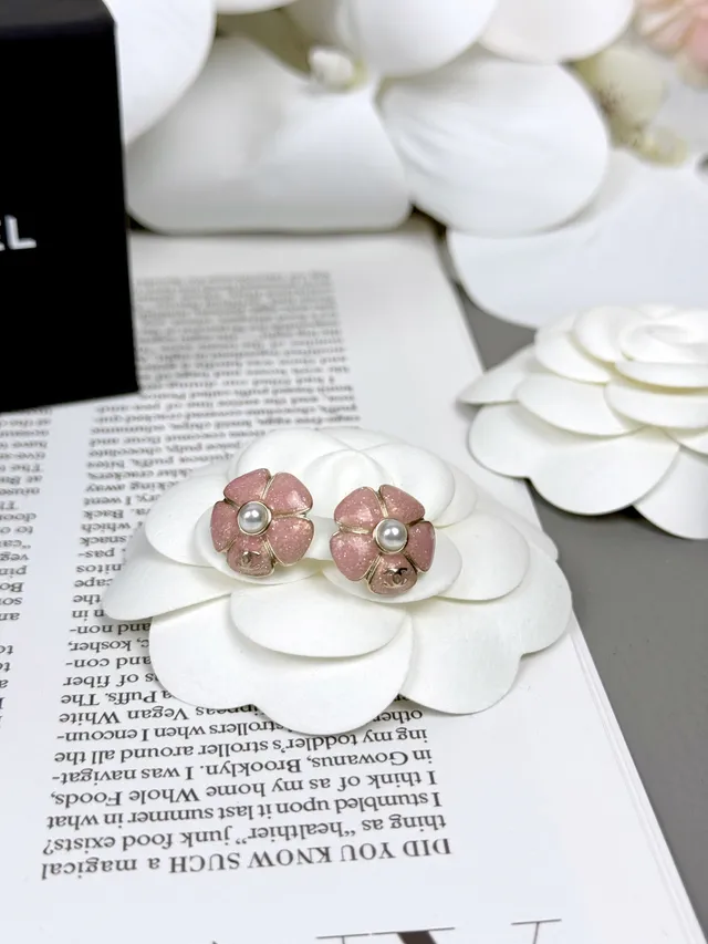 Chanel Camellia الذهب الوردي النمط الزهوري بريق إنهاء المينا أقراط 2