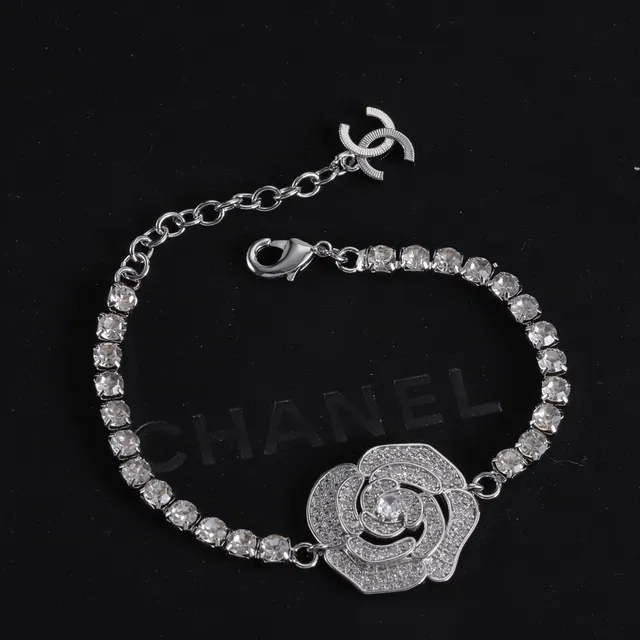 Chanel Camellia Rose Argent Transparent Pavé Crystal-Set Chaîne Interlocking CC Logo Boucle Collier 2