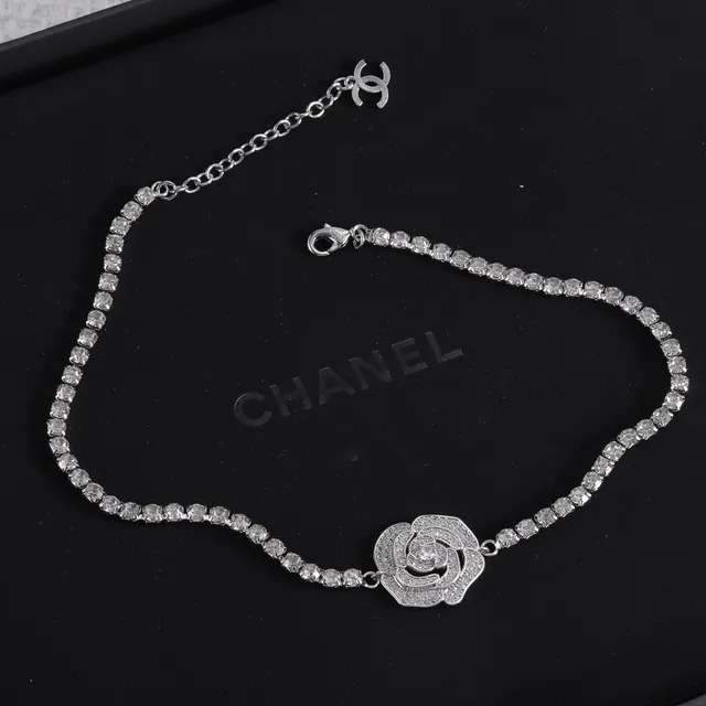 Chanel Camellia Rose Argent Transparent Pavé Crystal-Set Chaîne Interlocking CC Logo Boucle Collier 5