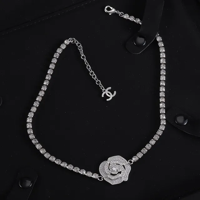 Chanel Camellia Rose Argent Transparent Pavé Crystal-Set Chaîne Interlocking CC Logo Boucle Collier 6