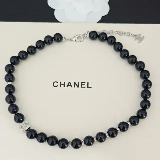 Chanel CC قلادة خرز أسود فضي لامع سلسلة تعليقة قلادة
