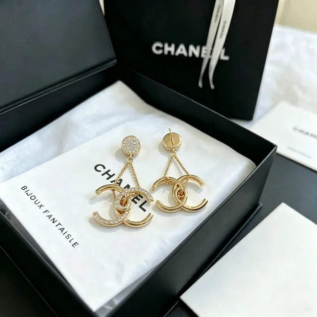 Chanel CC Chain Pavé Crystal boucles d'oreilles pendantes 3