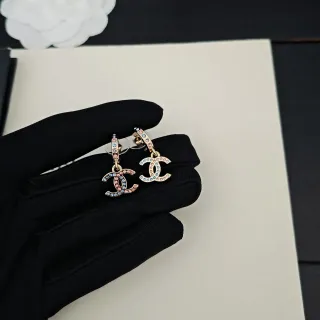 Chanel CC Logo أقراط كريستال قطرة