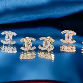 Chanel CC Logo Pavé ক্রিস্টাল স্টাড ইয়াররিংস
