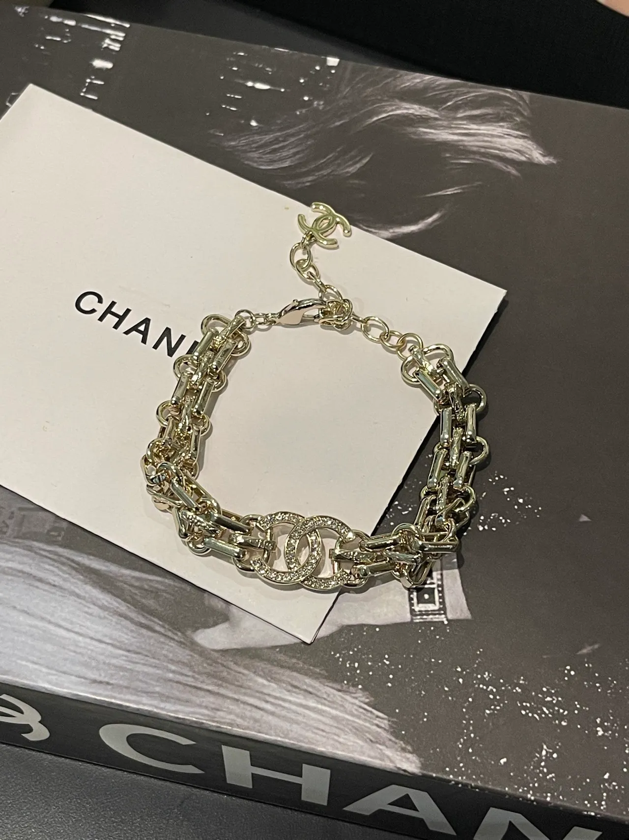 Chanel سوار سلسلة CC مزين بالكريستال 2