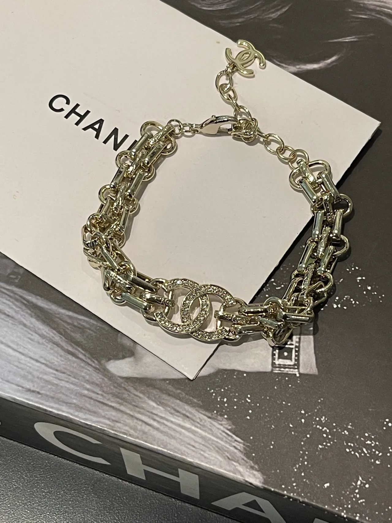 Chanel سوار سلسلة CC مزين بالكريستال 5