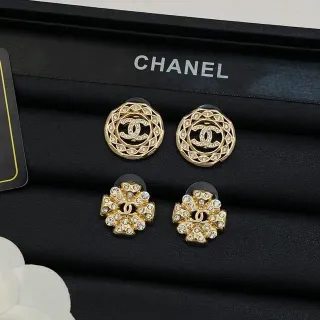 Chanel Brincos de aro com cristais CC Logo tom dourado