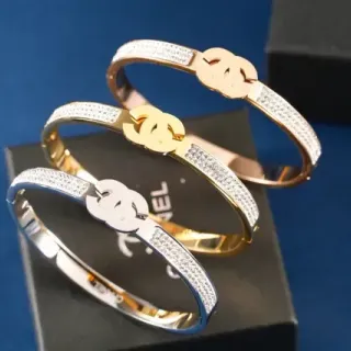 Bracelete Chanel ouro e prataPavé-Crystal Band Interlocking CC Logo Clasp