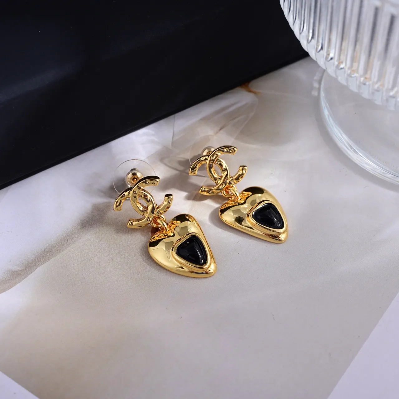 Colar Chanel Pingente Coração Corrente Curb Ouro Preto 4