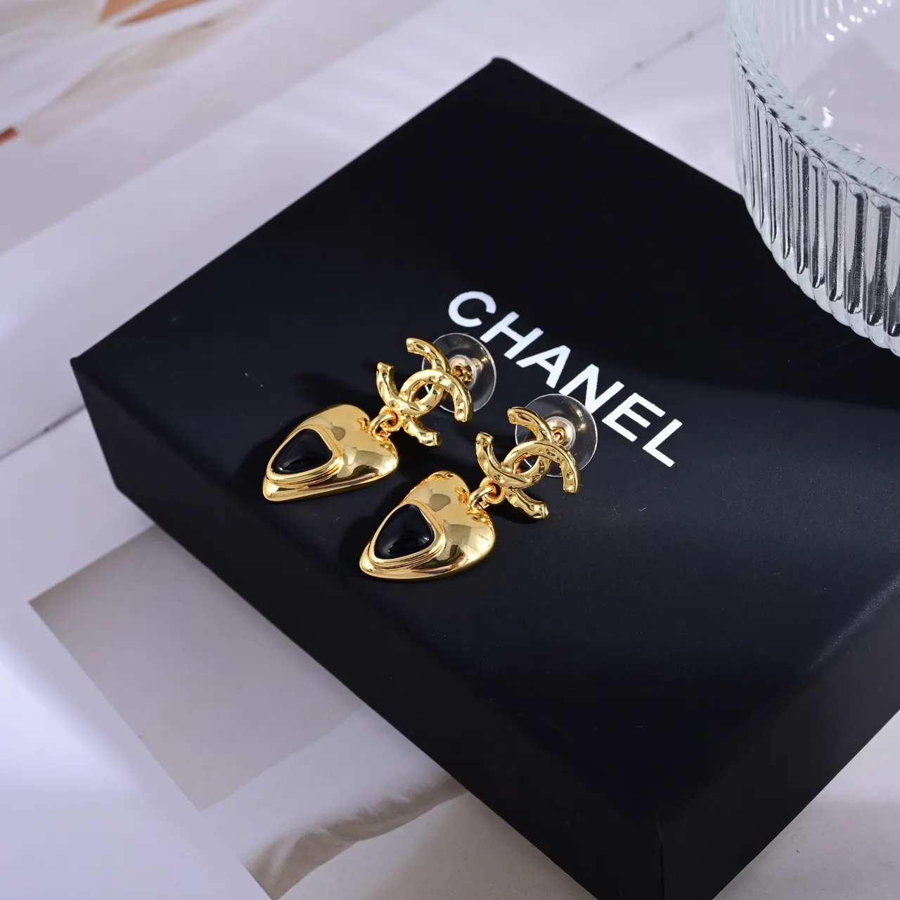 Colar Chanel Pingente Coração Corrente Curb Ouro Preto 9