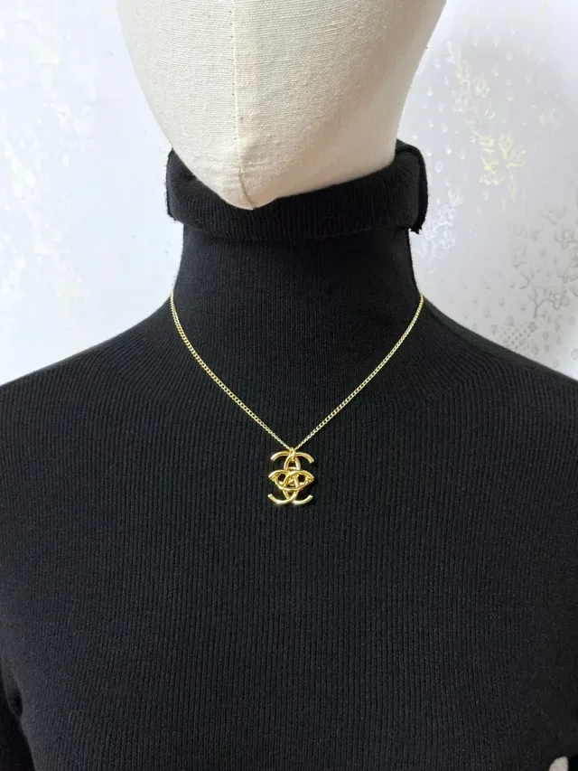 Chanel Interlocking CC Logo Metal Collier Or Noir 5