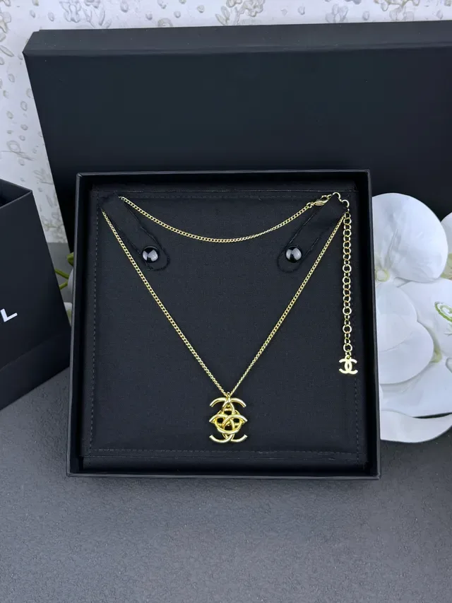 Chanel Interlocking CC Logo Metal Collier Or Noir 6