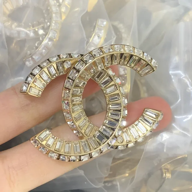 Chanel मेकअप कंपैक्ट मोटिफ एनामेल और क्रिस्टल ब्रोच 10