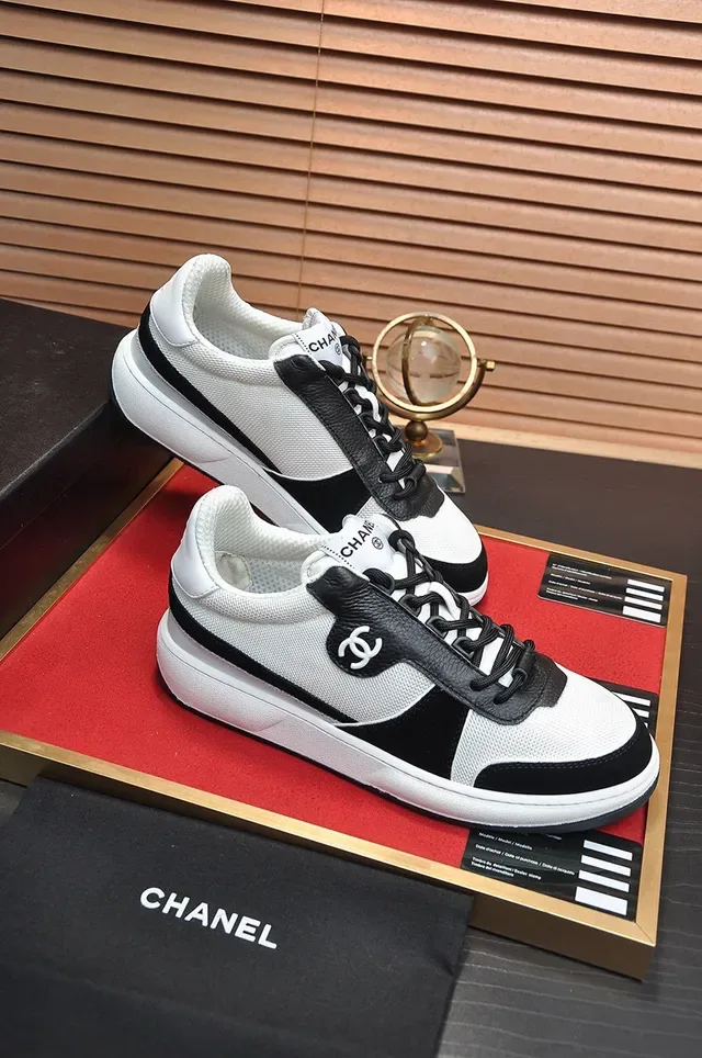 Chanel Panelled Logo Low-Top Lifestyle Sneakers 6