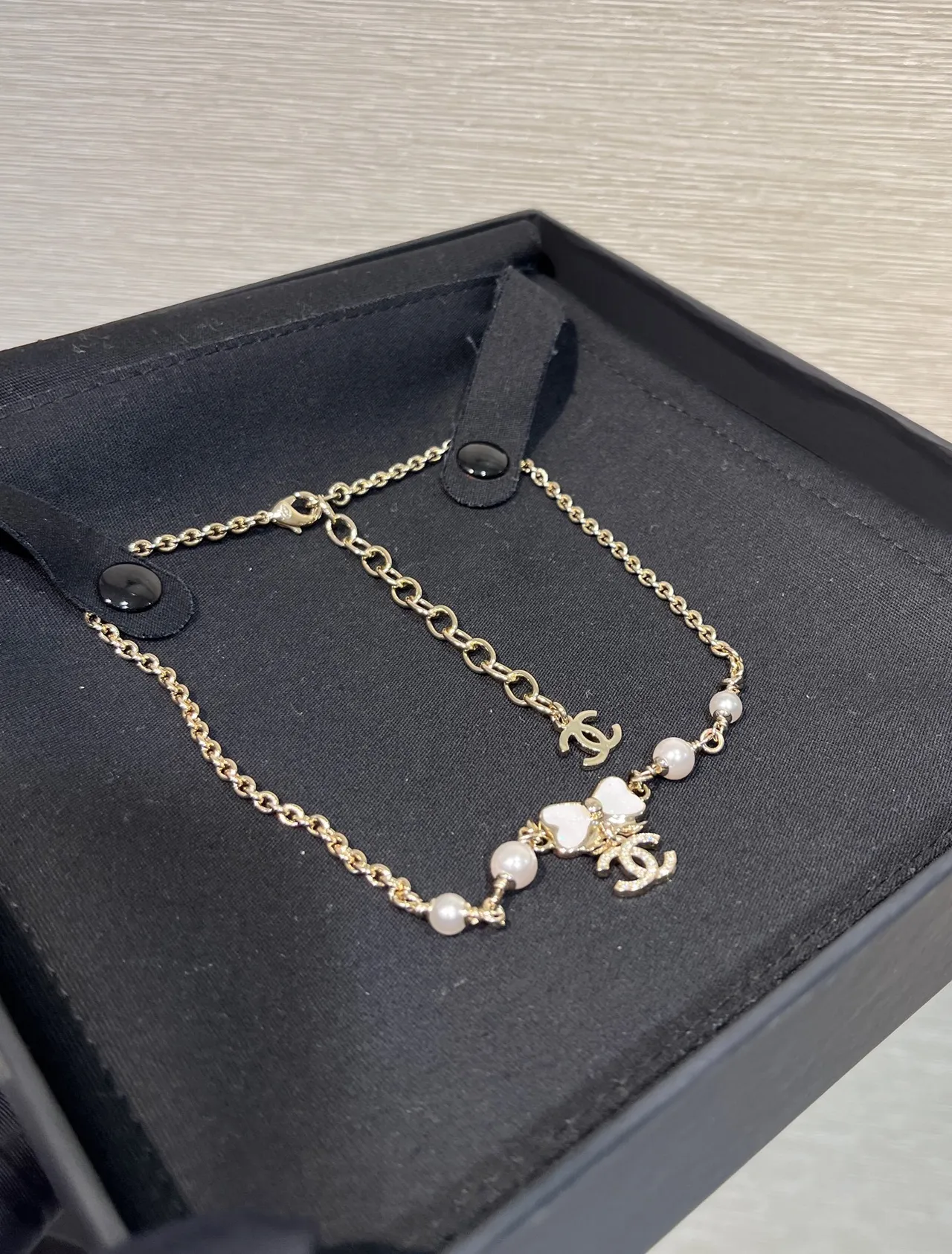 Chanel Perle et Nœud Charme Bracelet Or Ton 9