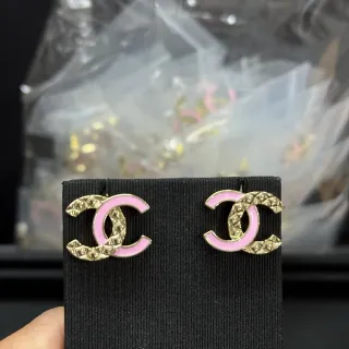 Chanel Brincos Ouro Rosa Interlocking CC Logo Esmaltados