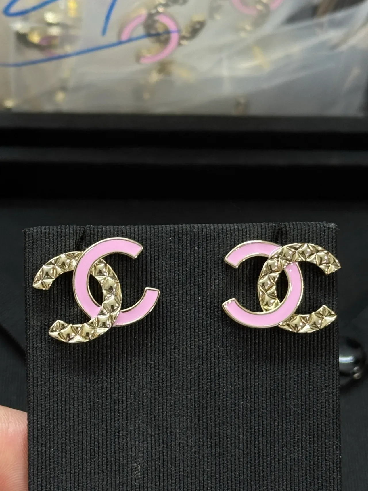 Chanel Boucles d'oreilles Or Rose Interlocking CC Logo Émail 3