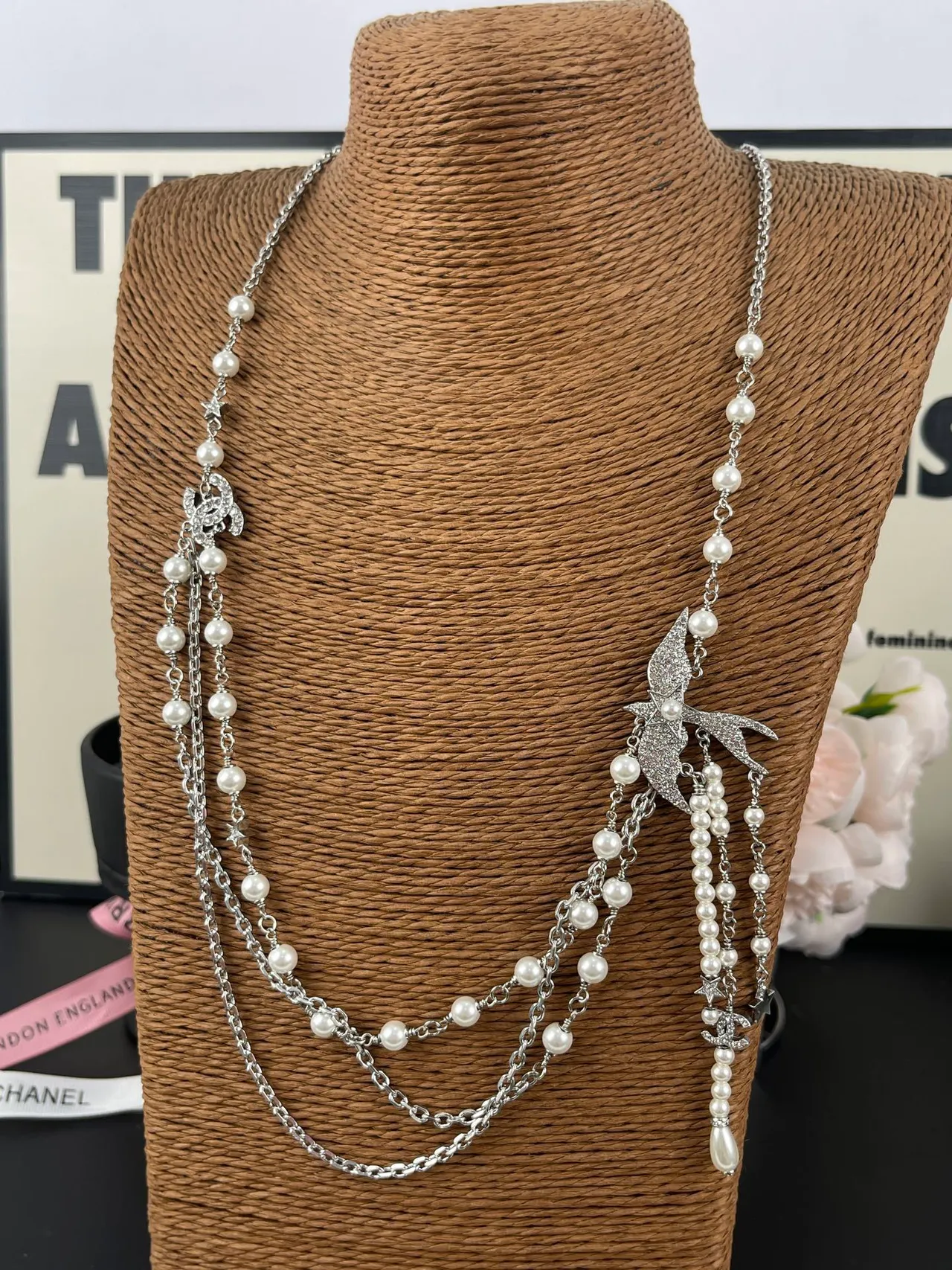 Chanel Collier blanc argenté multi-couches perles et chaîne 2