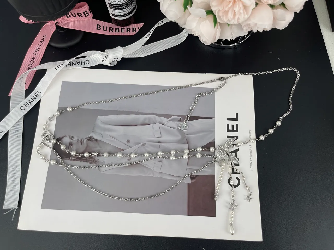 Chanel Collier blanc argenté multi-couches perles et chaîne 9