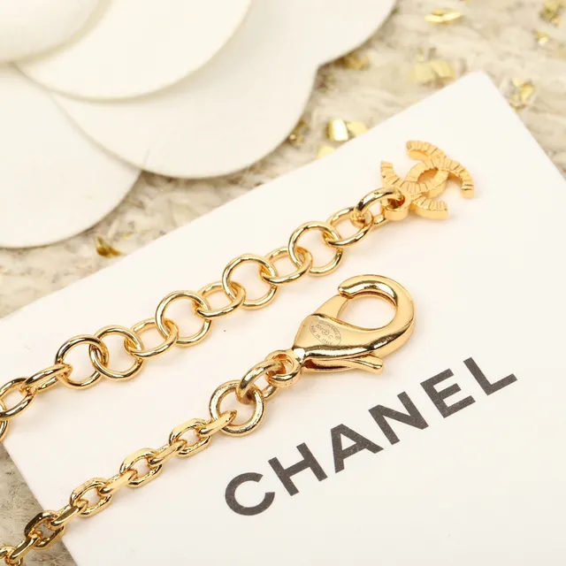 قلادة Chanel نجمية Gold-Tone 3