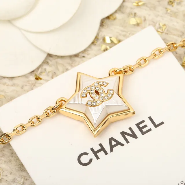 قلادة Chanel نجمية Gold-Tone 4