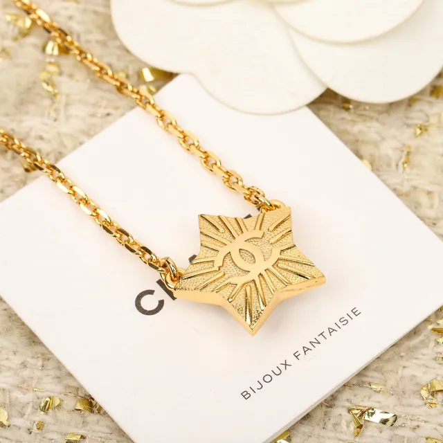 قلادة Chanel نجمية Gold-Tone 5