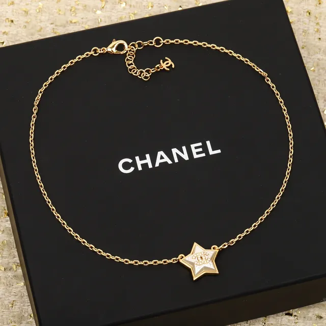 قلادة Chanel نجمية Gold-Tone 7