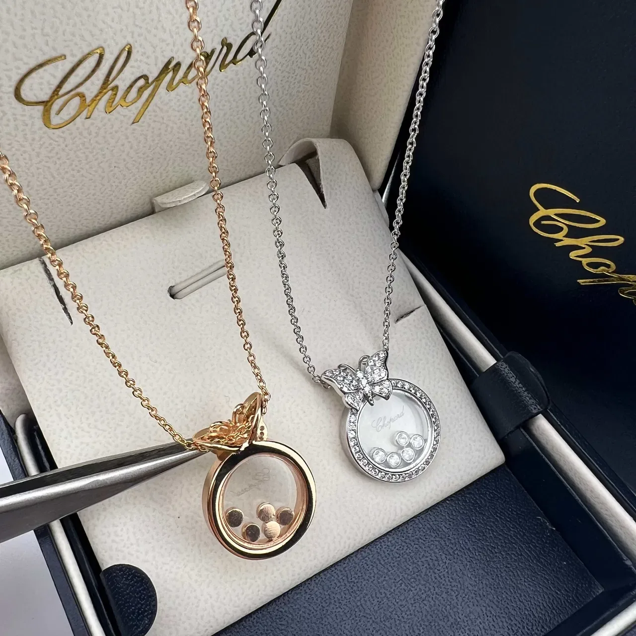 Chopard Collar Happy Butterfly con Motivo en Oro y Plata Pavé-Set Bezel 3