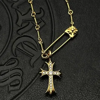 Chrome Hearts क्रॉस सेफ्टी पिन पावे गोल्ड हार